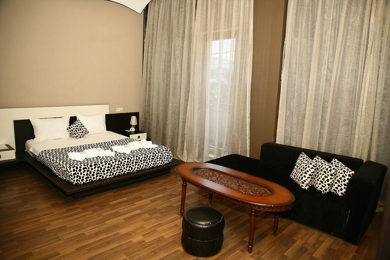 Hotel Majestic Tbilisi Ngoại thất bức ảnh